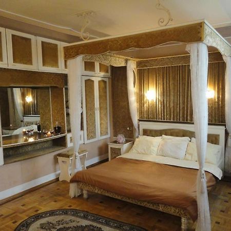 Classic Apartment On Kievyan Jerevan Exteriör bild