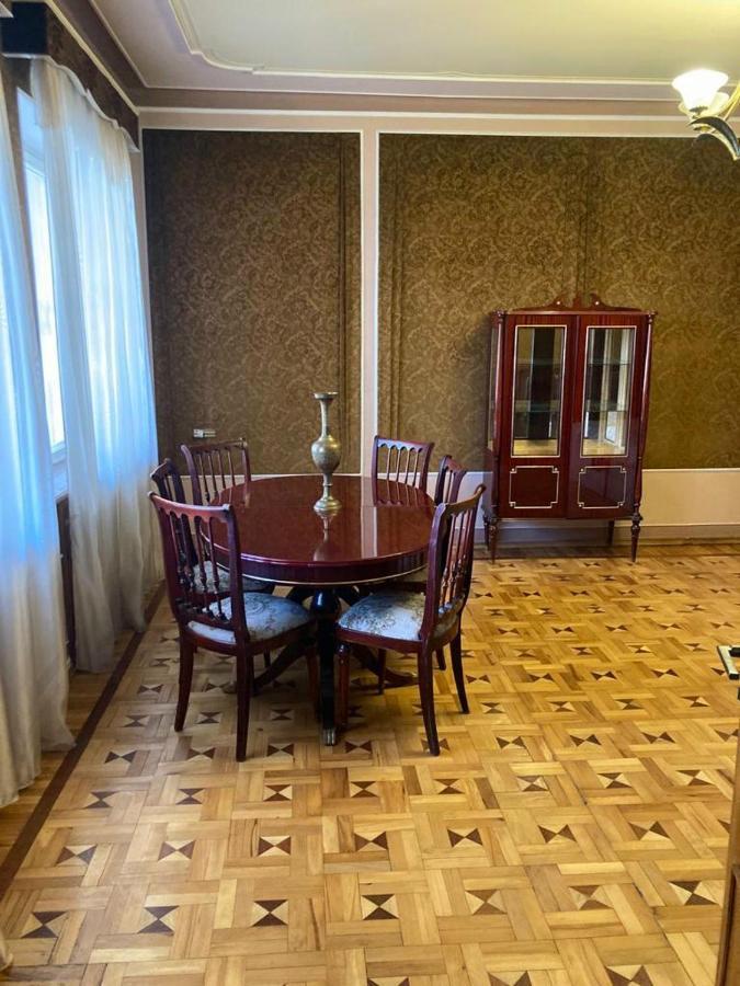 Classic Apartment On Kievyan Jerevan Exteriör bild