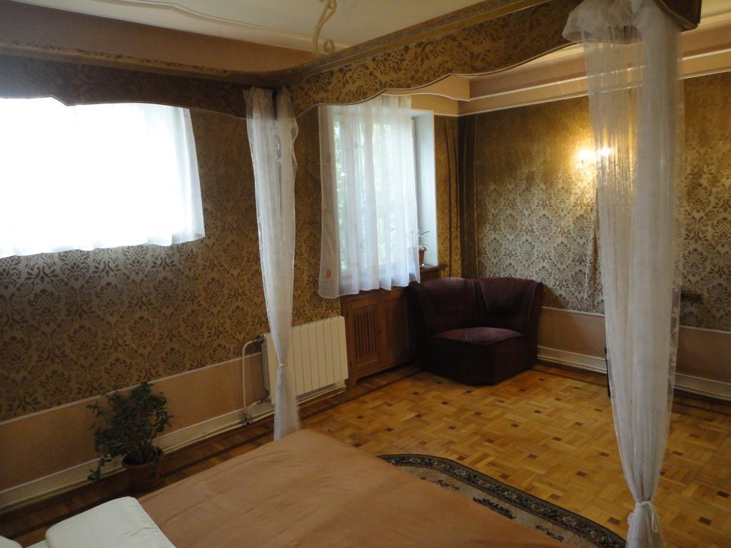 Classic Apartment On Kievyan Jerevan Exteriör bild